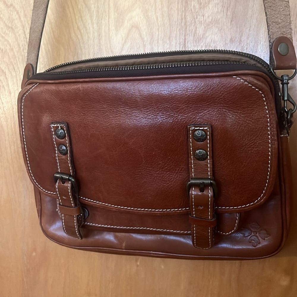 Patricia Nash Leon Retired Leather Crossbody GUC!